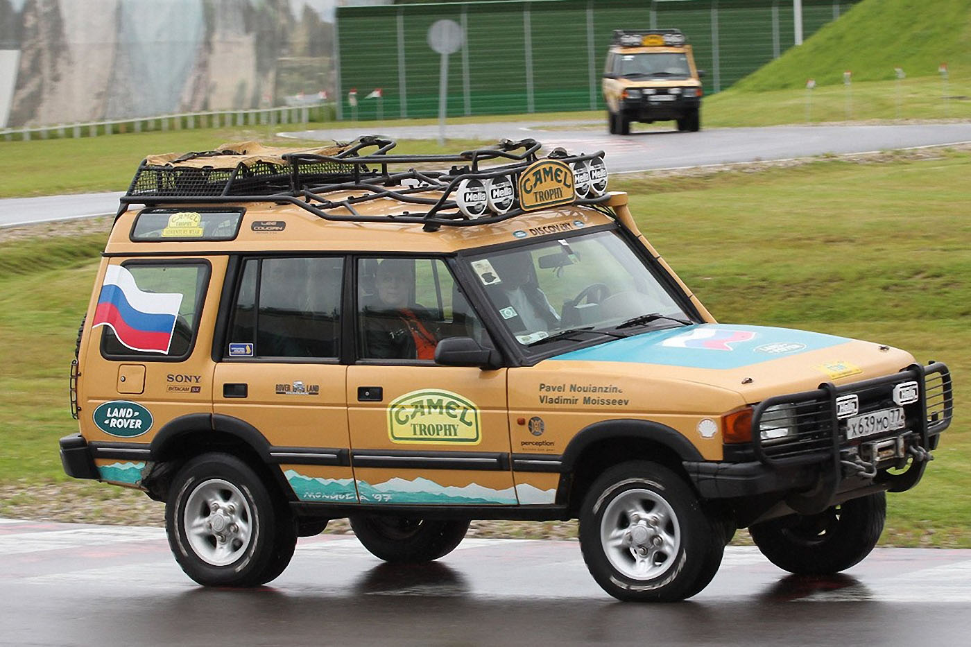 Land Rover Discovery Camel Trophy Spec. Пробег более 1 млн км.